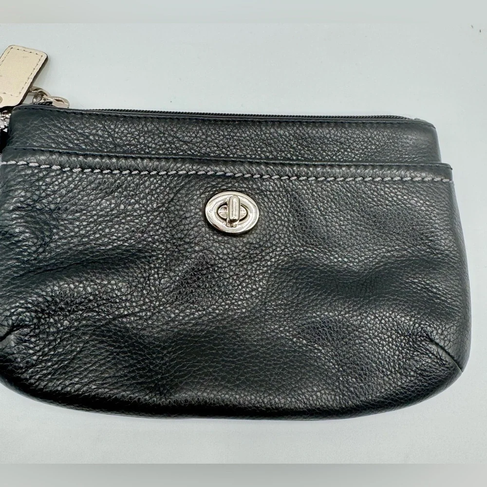 Coach Black Leather Turn lock Wristlet | Very Good Condition